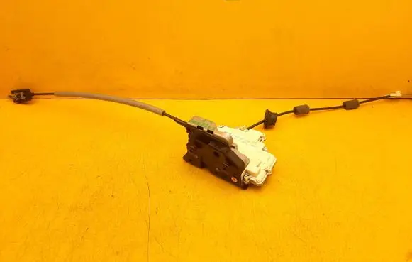 Porsche Cayenne (92A) Front door lock 8J2837015A