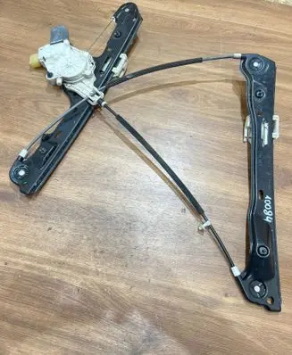 BMW 1 E81 E87 Front door window regulator with motor 7067795 7138465