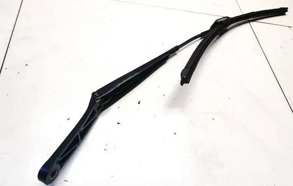Volkswagen Golf V Front wiper blade arm 1q1955409