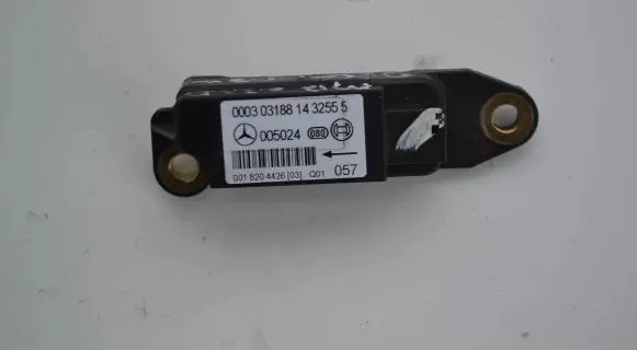 Mercedes-Benz C W203 Airbag deployment crash/impact sensor 0003031881432555