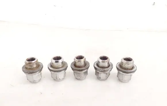 Lexus ES 300h (7th Gen) Nuts/bolts 