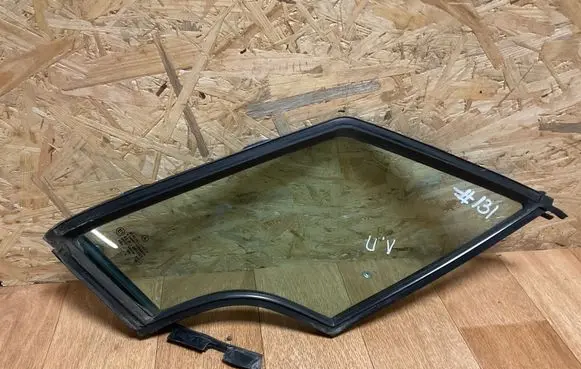 Mercedes-Benz A W168 Front door vent window glass four-door 43R001057 DOT27M23100AS2