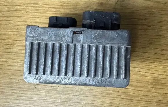 Opel Insignia A Glow plug pre-heat relay 55574293