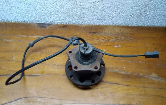 Audi A6 S6 C5 4B Rear wheel bearing hub 801344AA
