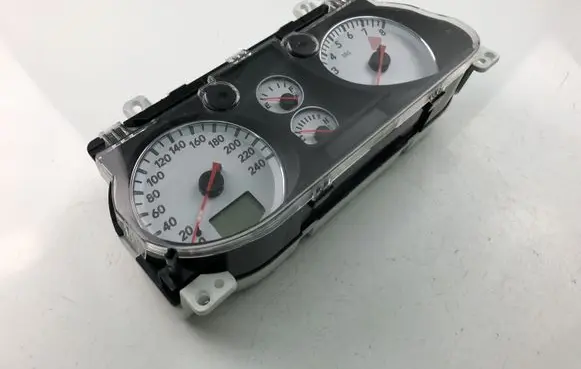 Mitsubishi Outlander Speedometer (instrument cluster) 8100A086