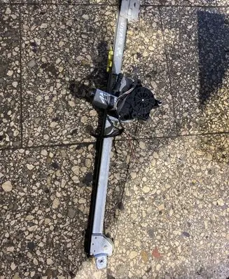 Opel Vivaro Front door window regulator with motor 541613212 37185000