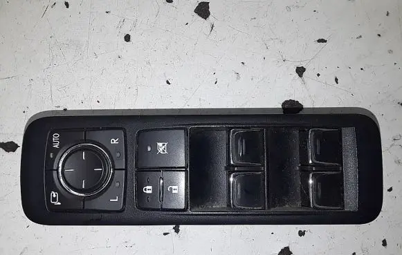 Lexus RX 450H Electric window control switch 8404048220