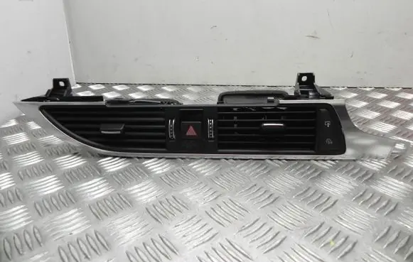 Audi A7 S7 4G Rear air vent grill 9026301K0098 T7753