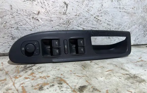 Volkswagen PASSAT B6 Electric window control switch 1K4959857