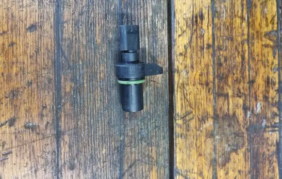 BMW 1 E81 E87 Camshaft position sensor 13627803093 7803093