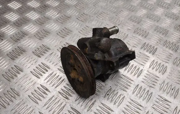 Volkswagen Golf III Power steering pump 357422155B 3314221958