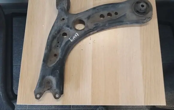 Seat Leon (5F) Front lower control arm/wishbone 5Q0407151J