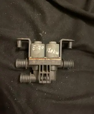 BMW X5 E70 Coolant heater control valve 6910544