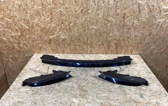 Porsche Taycan 9J1 Rear/tail lights 9j0945082f 9j1945096a 9ja945095a
