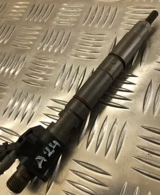Volvo XC60 Fuel injector 31272690