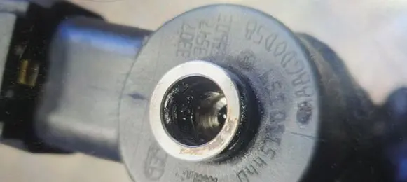 Opel Zafira B Fuel injector 0445110159