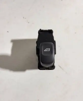 Volvo V70 Electric window control switch 9472275 01W393