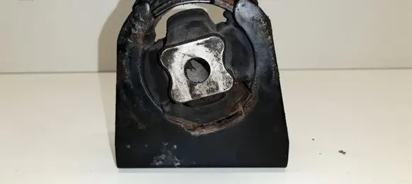 Toyota Avensis T250 Engine mount bracket