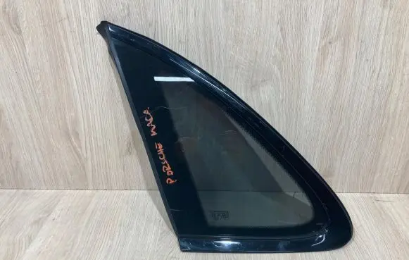 Porsche Macan (95B) Rear side window 95B845297