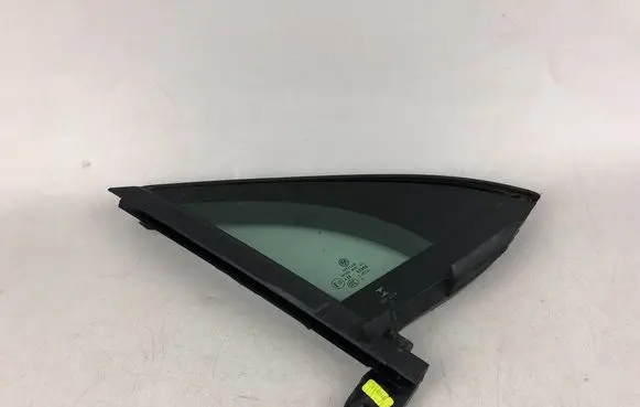 Volkswagen Tiguan Front door vent window glass four-door 5NA845114