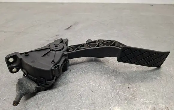 Volkswagen Transporter - Caravelle T5 Accelerator throttle pedal 7H1721503D