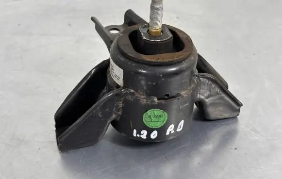 Hyundai i20 (GB IB) Engine mount bracket 21810C8000