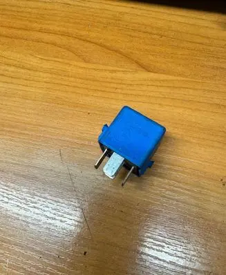 BMW 5 E39 Other relay 8364581 233343563313 61368364581