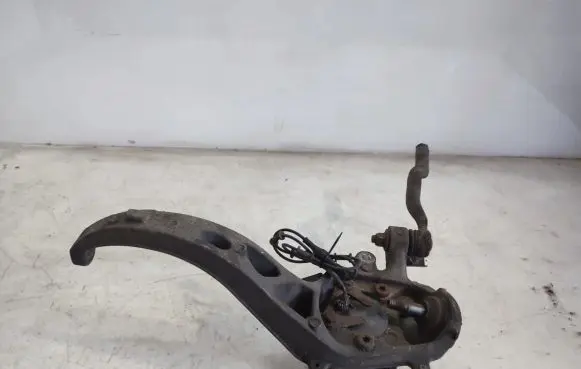Front wheel hub