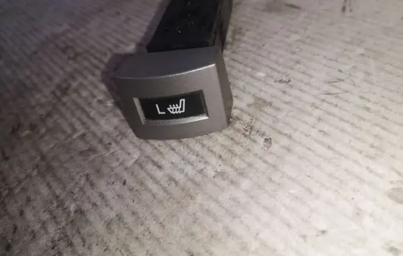 KIA Carnival Seat heating switch 30702M