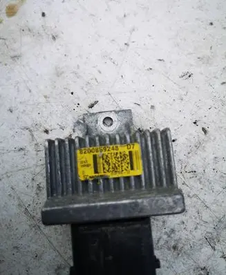 Renault Trafic II (X83) Glow plug pre-heat relay 8200859244