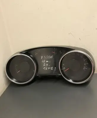 Peugeot 5008 Speedometer (instrument cluster)