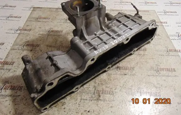 Toyota Avensis T270 Intake manifold