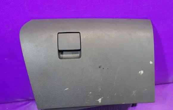 Opel Astra H Glove box 13191459