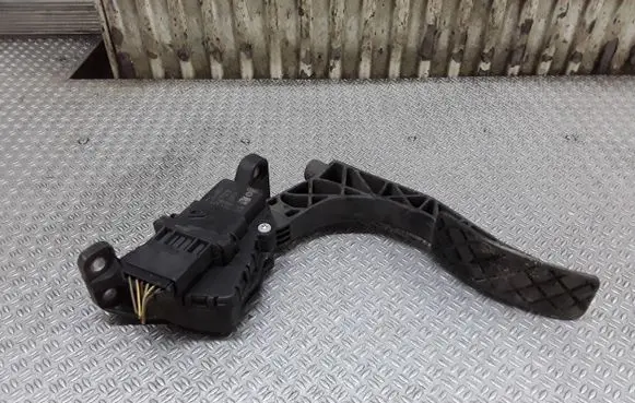 Audi A6 S6 C6 4F Accelerator throttle pedal 4F1721523B