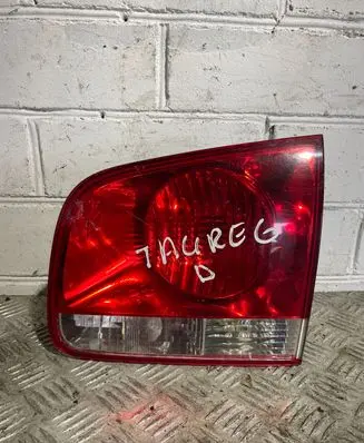 Volkswagen Touareg I Tailgate rear/tail lights 7L6945094H