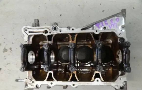 Toyota Avensis T250 Engine block 
