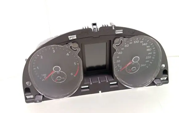 Volkswagen PASSAT B7 Speedometer (instrument cluster) 3AA920870A