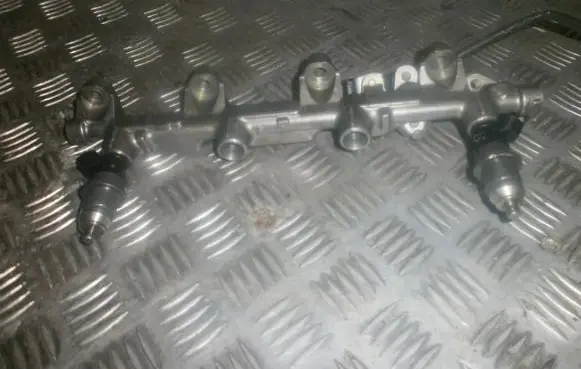 Mitsubishi Carisma Fuel main line pipe dim1000g