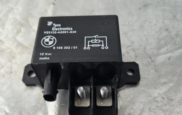 Coolant fan relay