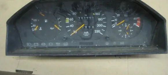 Mercedes-Benz E W124 Speedometer (instrument cluster) 1245434524