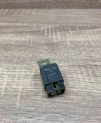 Mitsubishi Pajero Other relay MB627895