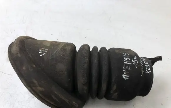 Toyota Avensis T270 Other engine bay part