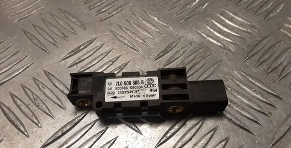 Porsche Cayenne (9PA) Airbag deployment crash/impact sensor 7L0909606B