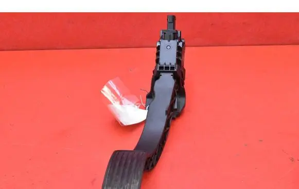Tesla Model Y Accelerator throttle pedal 6PV01402100