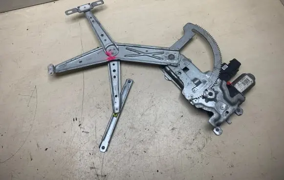 Opel Meriva A Front door window regulator motor 93389551 400718