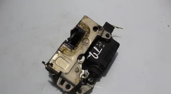 Dacia Sandero Rear door lock