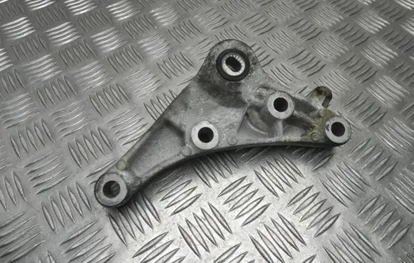 Opel Mokka X Engine mounting bracket G3327000513AY4A VD16148