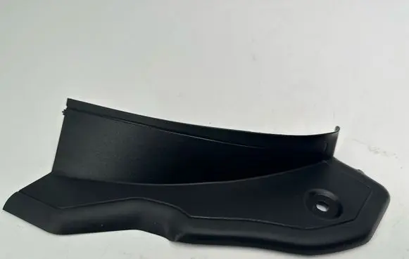 BMW 2 F44 Rear/tail light trim molding 7494418