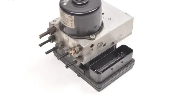 Volvo V70 ABS Pump 30714952