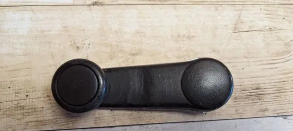 Audi 80 90 B2 Front door window winding handle 443837581D